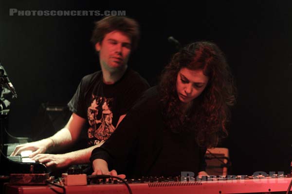 JULIA STONE - 2012-04-24 - PARIS - Cafe de la Danse - 